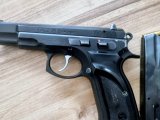 Kadın kamu görevlisinden temiz Cz 75b