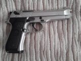 EMEKLİ KAMU GÖREVLİSİNDEN Beretta F 92