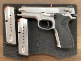 S&W 5906 - 9x19 | 20 Yıl Tek El | Kusursuz Paslanmaz Çelik